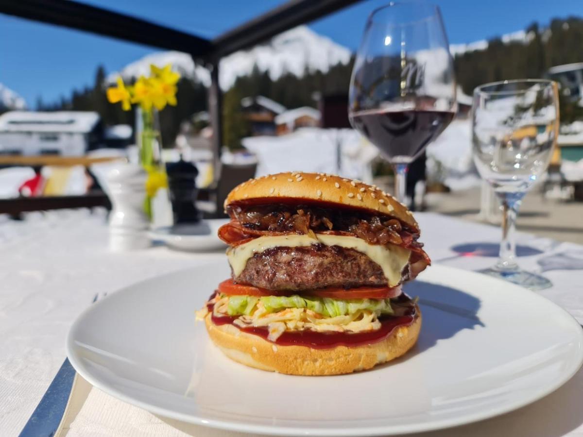 Hotel & Chalet Montana Lech am Arlberg Exterior photo